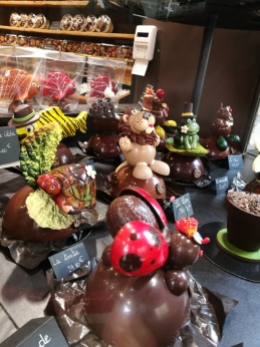 @pink.turtle.blog/ Chocolaterie Larnicol avec tortue!!